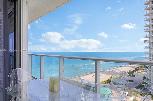 Building Photo - 16485 Collins Ave
