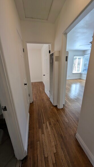 Building Photo - 6206 Cahuenga Blvd