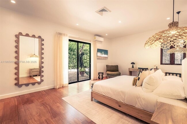 Building Photo - 90 Reserva De Golf