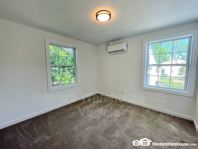 Building Photo - 142 Rogers Ave