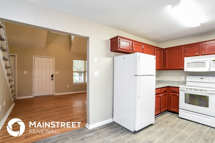 Building Photo - 9601 Farmridge Ln