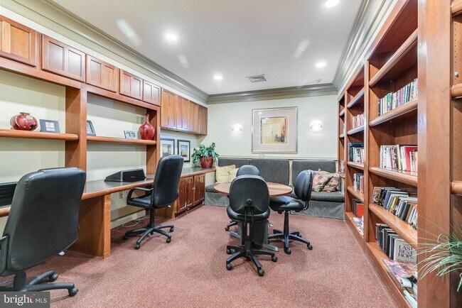 Building Photo - 21800 Flanders Ct
