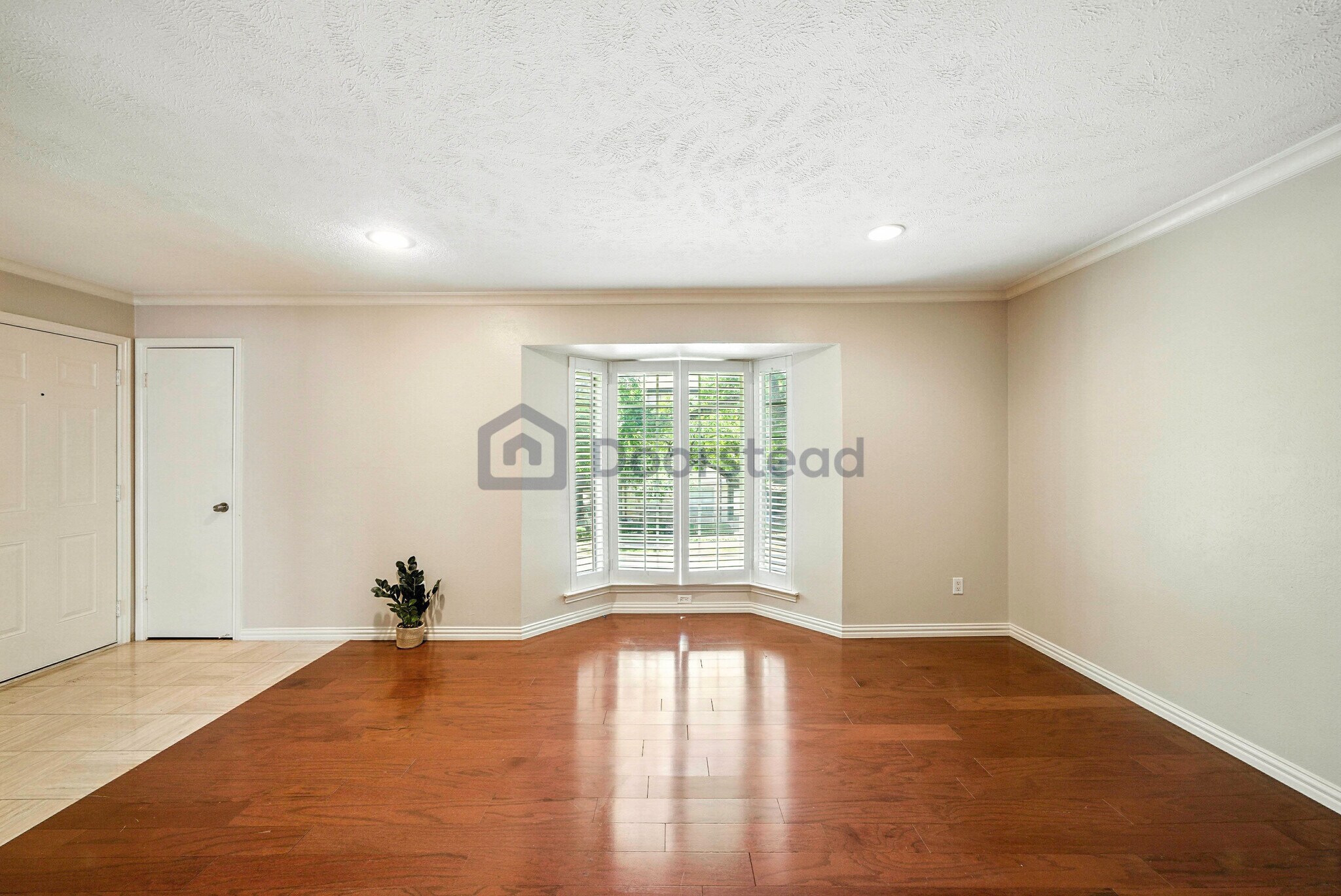 Building Photo - 6009 Sandhurst Ln