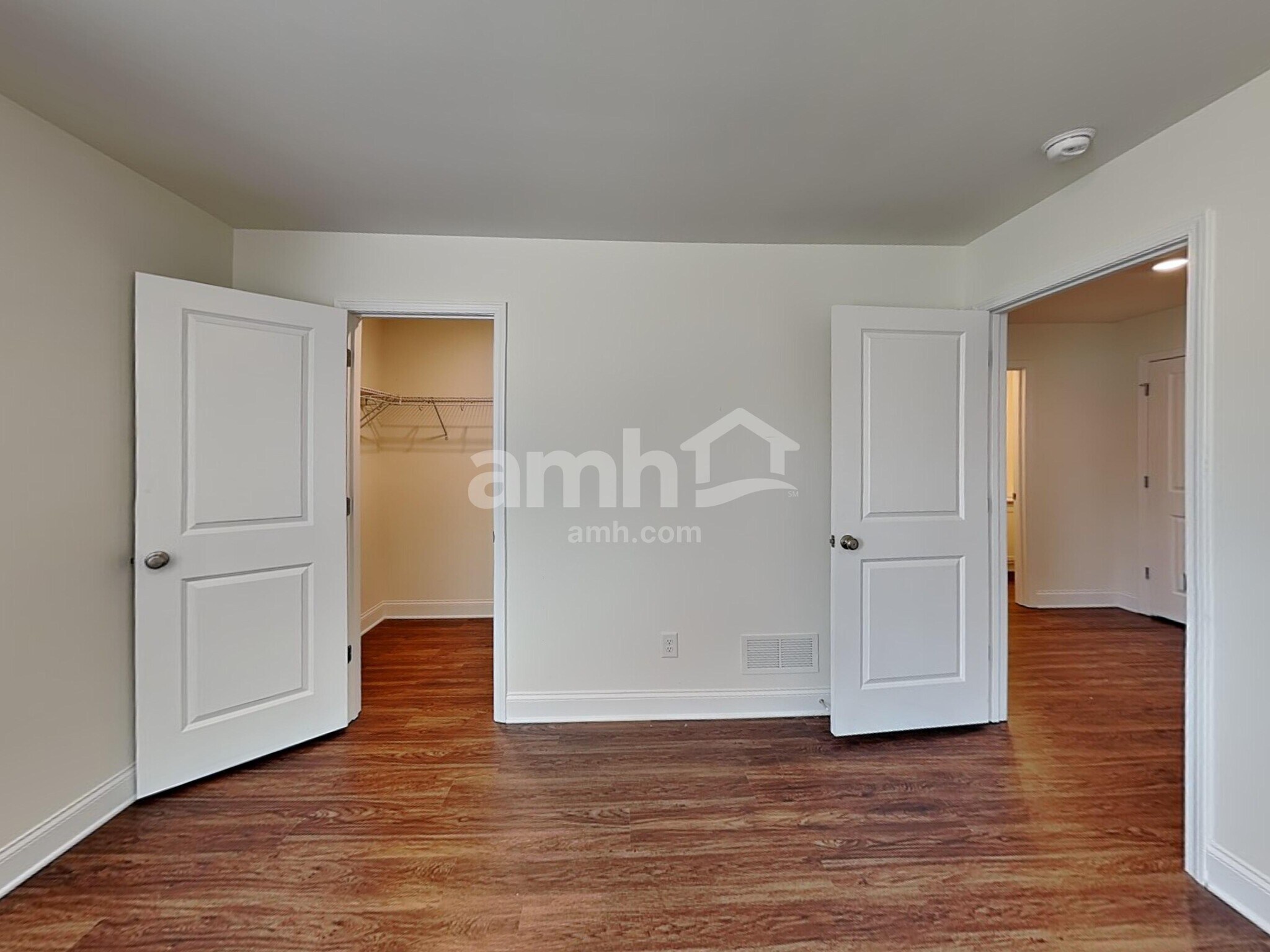 Building Photo - 2854 Chapel Hill Rd