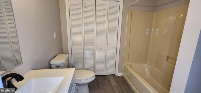 Building Photo - 3145 Elmmede Rd