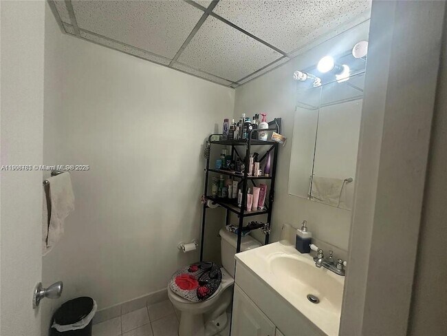 Building Photo - 6780 W 2nd Ct