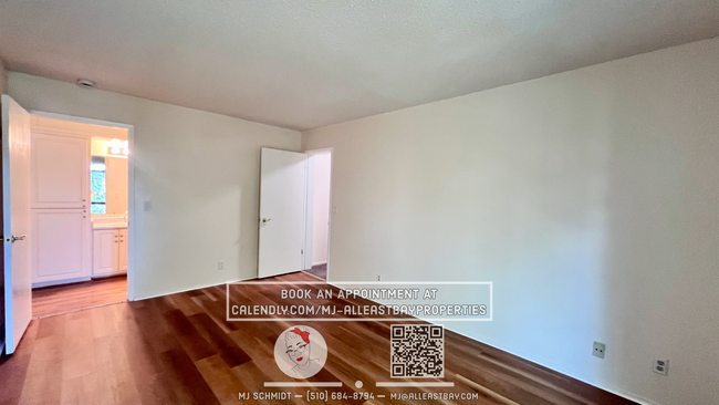 Building Photo - Large 1 bedroom Condo with new LVP floorin...