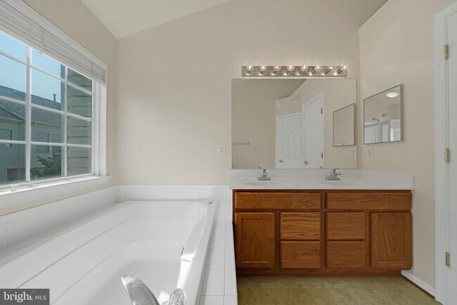 Building Photo - 2605 Tarleton Corner Dr
