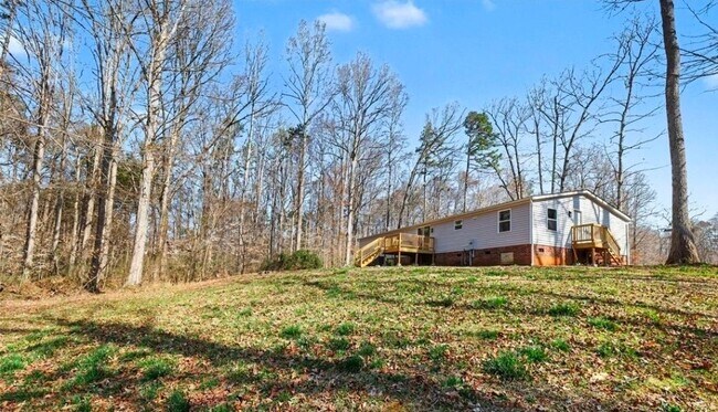 Building Photo - 5050 Park Creek Dr