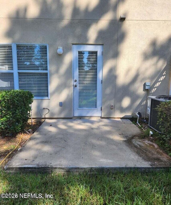 Building Photo - 1500 Calming Water Dr