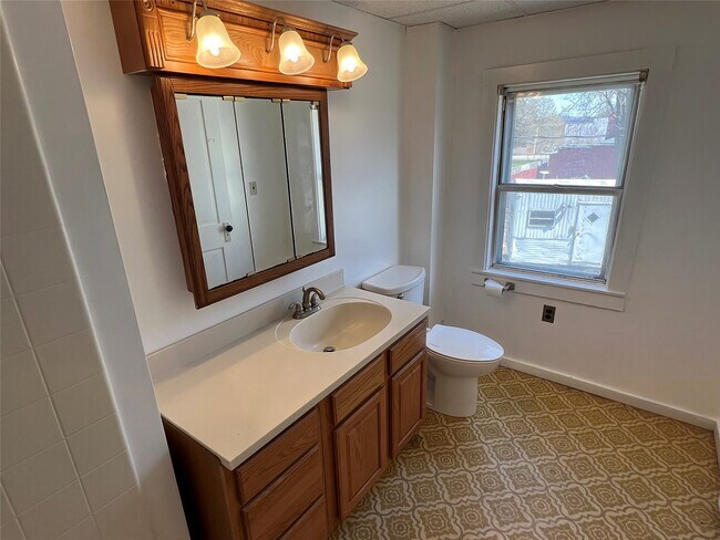 Building Photo - 4 Erie St