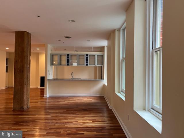Building Photo - 105 S 18th St