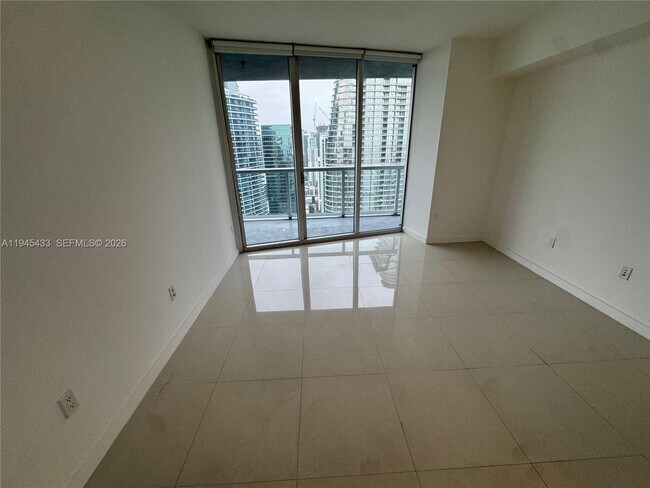 Building Photo - 475 Brickell Ave
