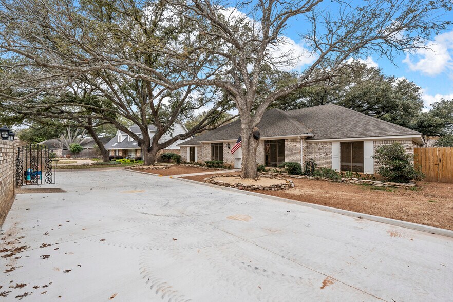 Expanded, protected parking - 7105 Fish Pond Rd