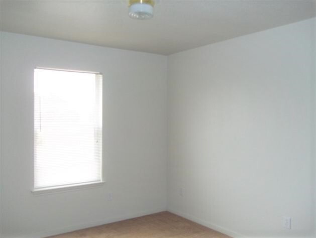 Building Photo - 4210 Primrose Dr