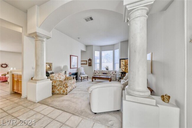 Building Photo - 2229 Fiero Dr