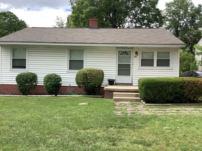 Primary Photo - 1525 Tucker St