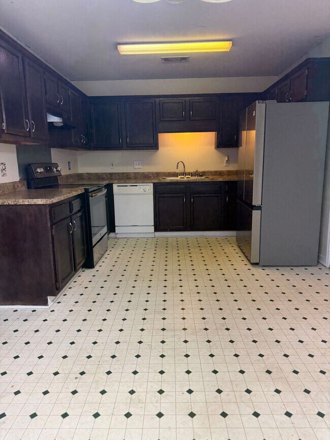 Building Photo - 4422 Blake Cir