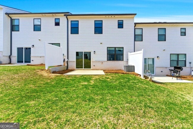 Building Photo - 1905 Westwind St