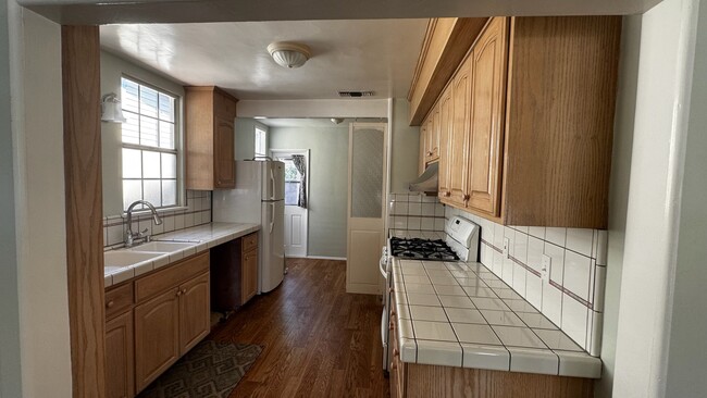 Kitchen - 5258 College View Ave