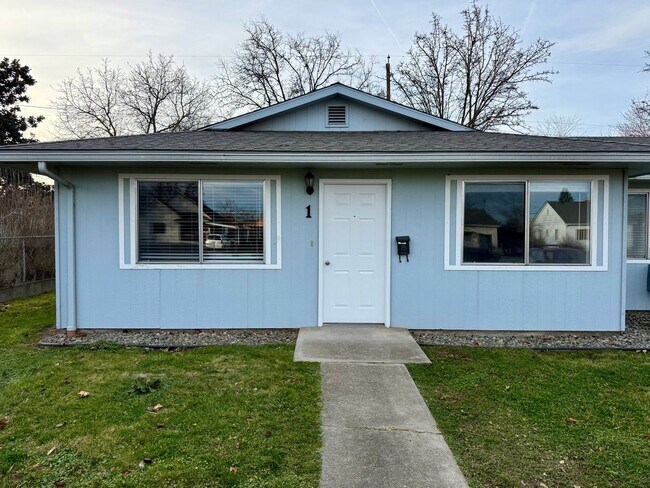 Building Photo - 2 Bed/1 Bath Apartment in Clarkston WA