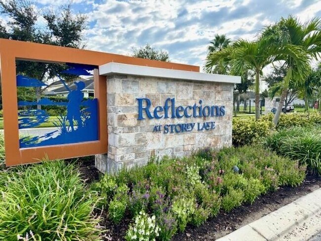 Building Photo - For Rent 3/2.5 townhome 2 Car Garage in Storey Lake,