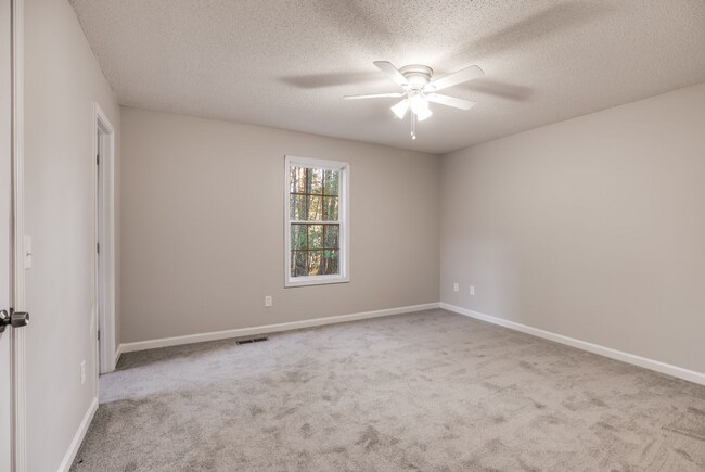 Building Photo - Villa Rica Rental