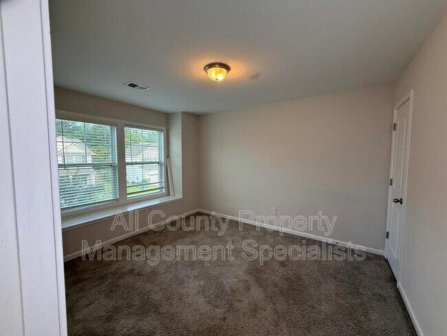 Building Photo - 636 Spanish Olive Wy