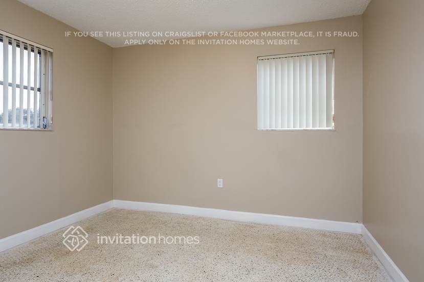 Building Photo - 3010 SW 97th Ct