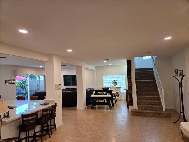 Building Photo - 383 Berenger Walk