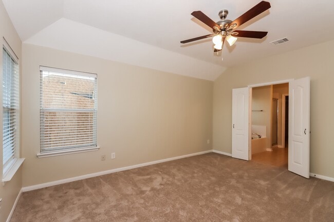 Building Photo - 1315 Lucas St