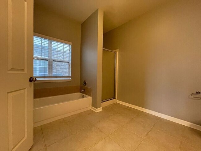 Building Photo - 1216 Duncan Gardens Dr