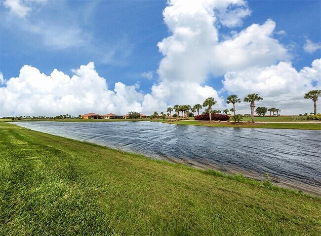 Building Photo - 10792 Tarflower Dr