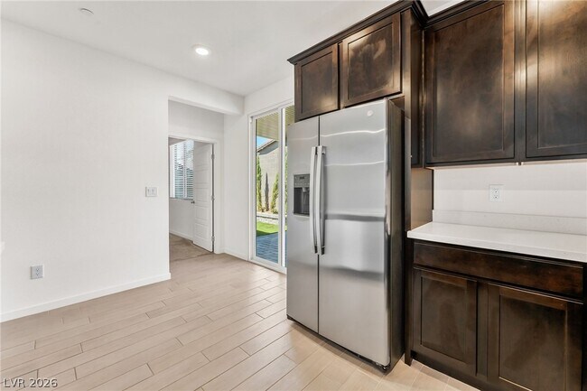 Building Photo - 9398 Noble Fir Rdg Ave