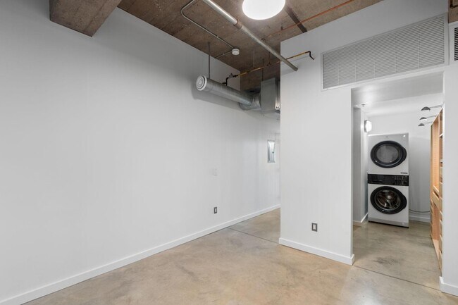 Building Photo - 901 N 3rd St