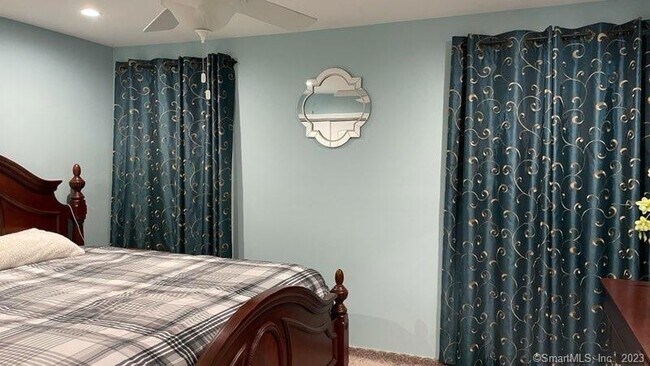 Building Photo - 994 Bunker Hill Ave