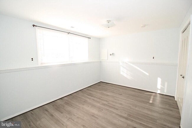 Building Photo - 1378 Rollinghouse Dr