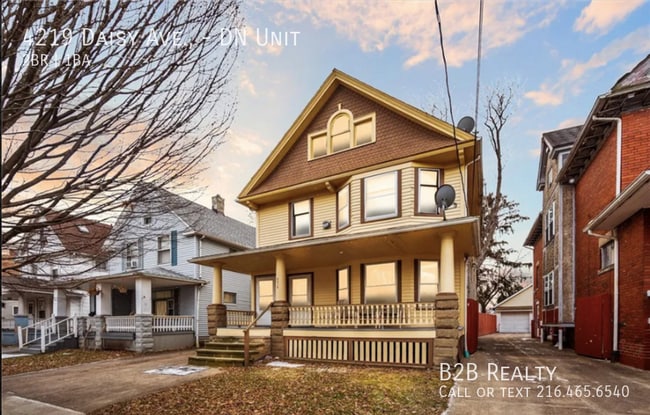 Building Photo - 4219 Daisy Ave