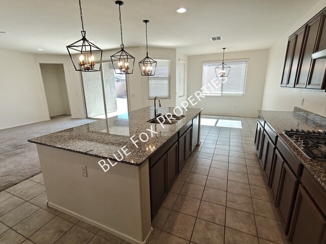 Building Photo - 5525 W Lazy Farm Dr