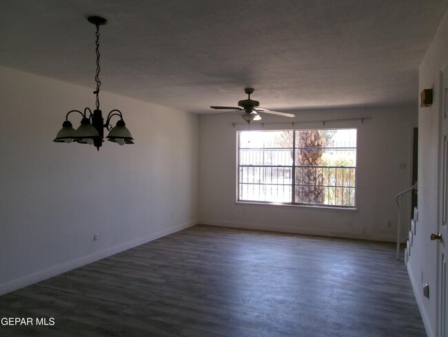 Building Photo - 6700 Escondido Dr