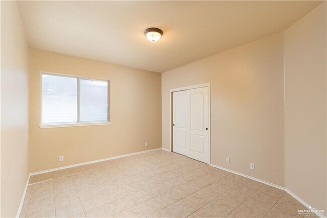 Building Photo - 18 Fairmont Ave