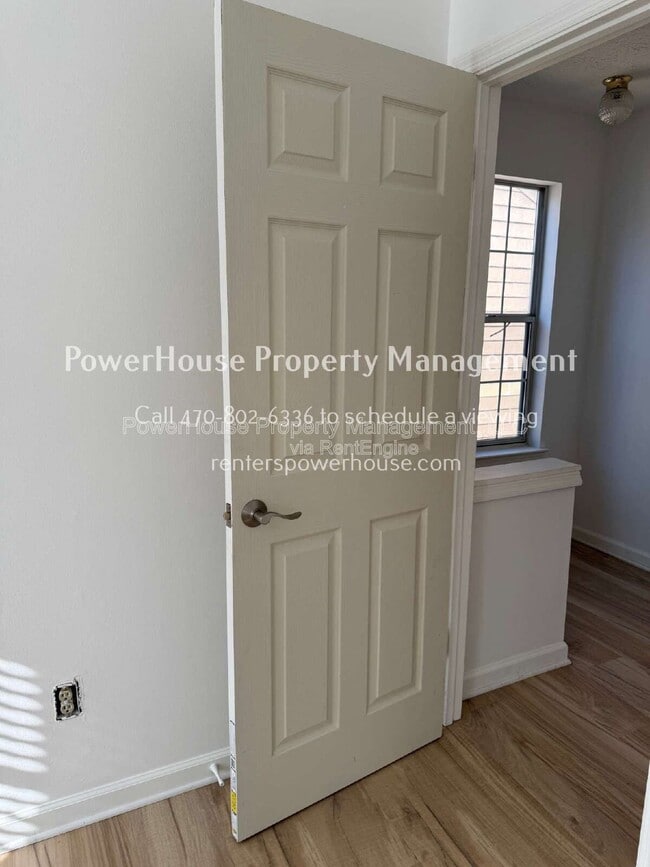 Building Photo - 3859 Meadow Creek Dr