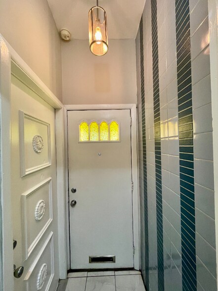 Building Photo - 1809 S 13th St