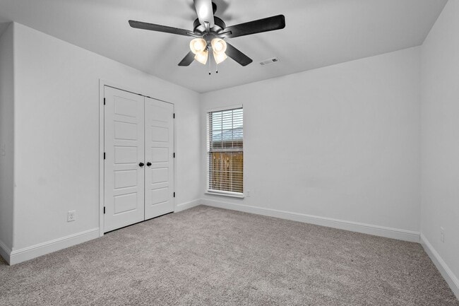 Building Photo - Gorgeous Home in Bentonville!