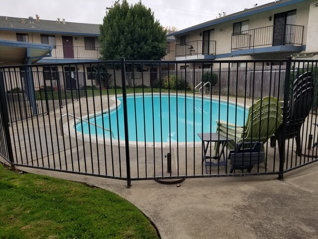 Building Photo - Orange Grove Apartments