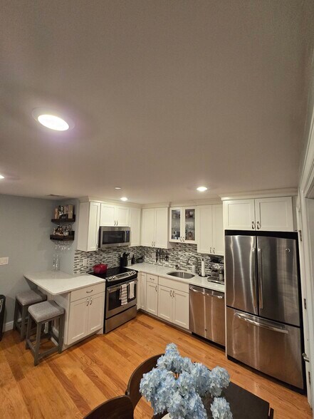 Building Photo - 216 E Eagle St