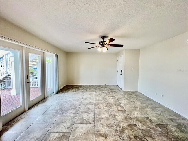 Building Photo - 5111 Coquina Key Dr SE