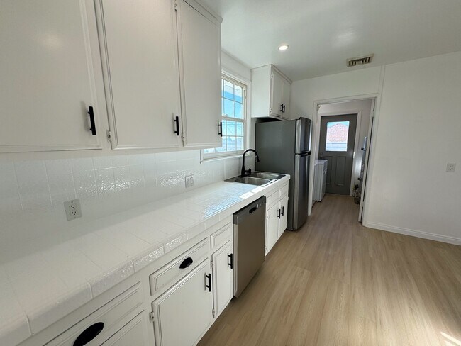 Building Photo - 10419 S Gramercy Pl