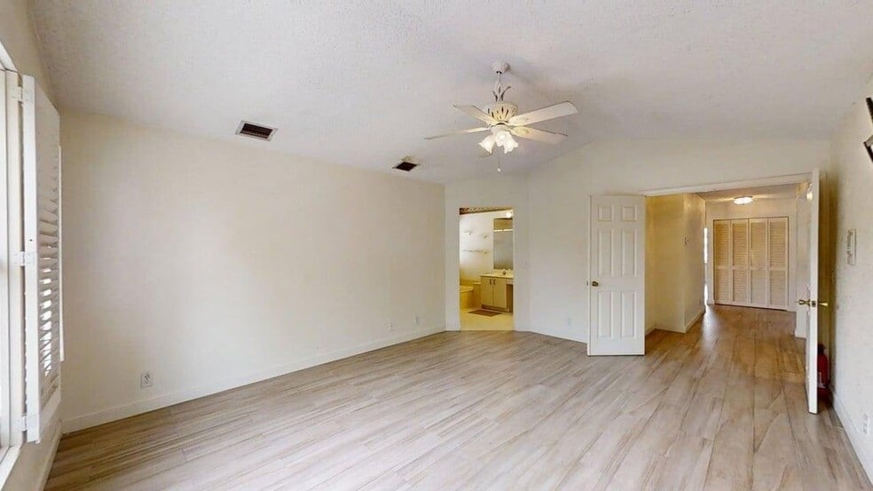 Building Photo - 23330 La Vida Way