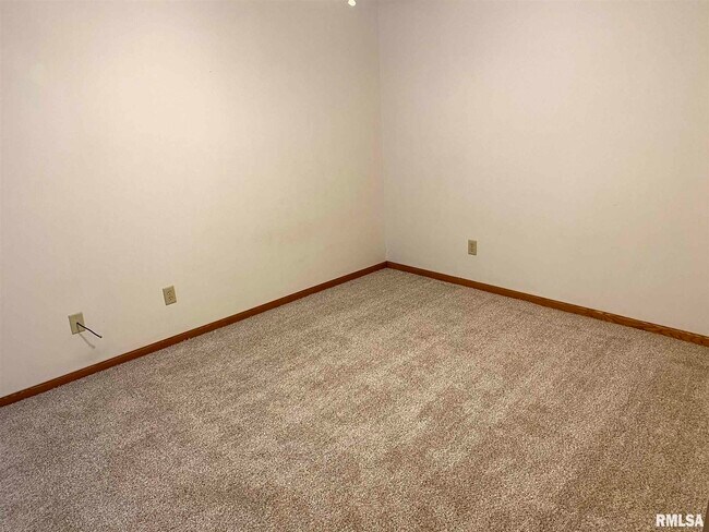 Building Photo - 3804 Creek Hill Dr